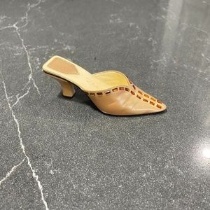 Just the Right Shoe "Radiance"